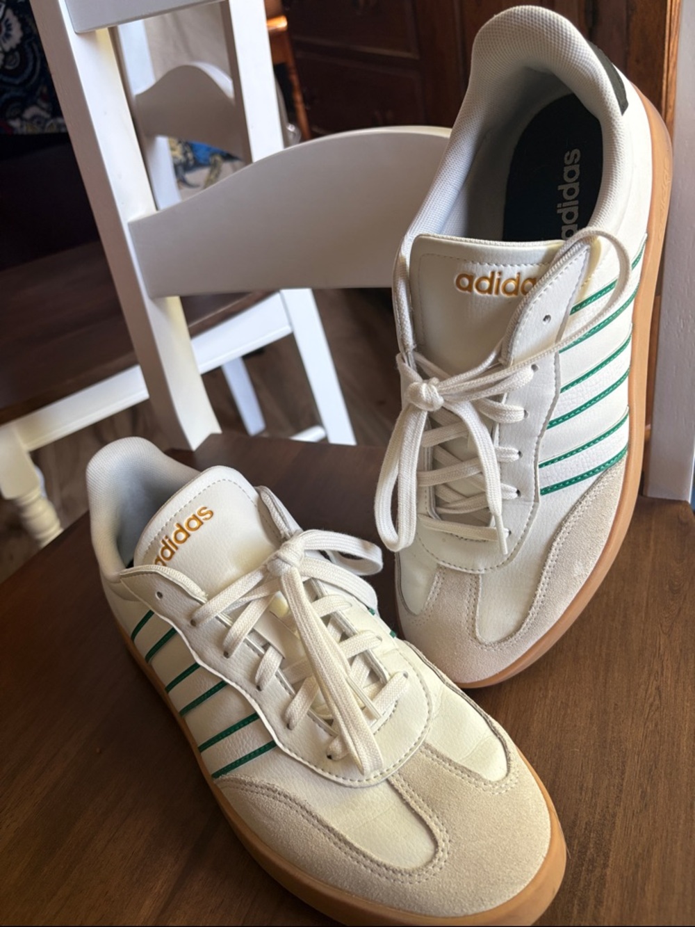 Adidas Men’s 11.5 almost new leather
Nice shoes